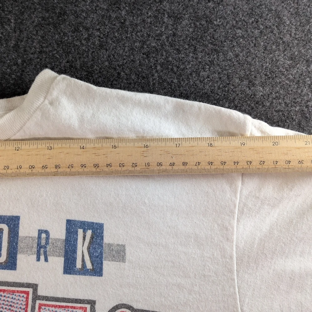 New York Yankees Graphic T-Shirt - Picture 9 of 9